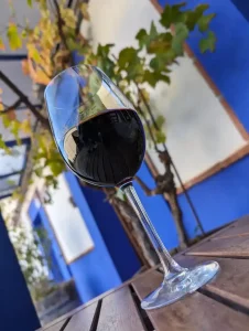 La temperatura adecuada del vino tinto oscila entre los 12 y 20 grados